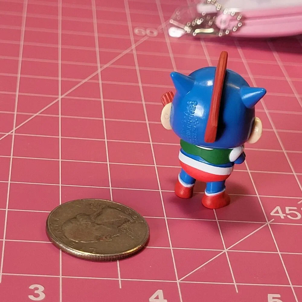 Action Kamen Shin-chan - Banpresto Blue Cosplay Mini Figure